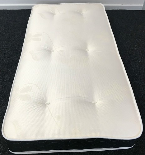 Extreme comfort tufted - tufted, b&w